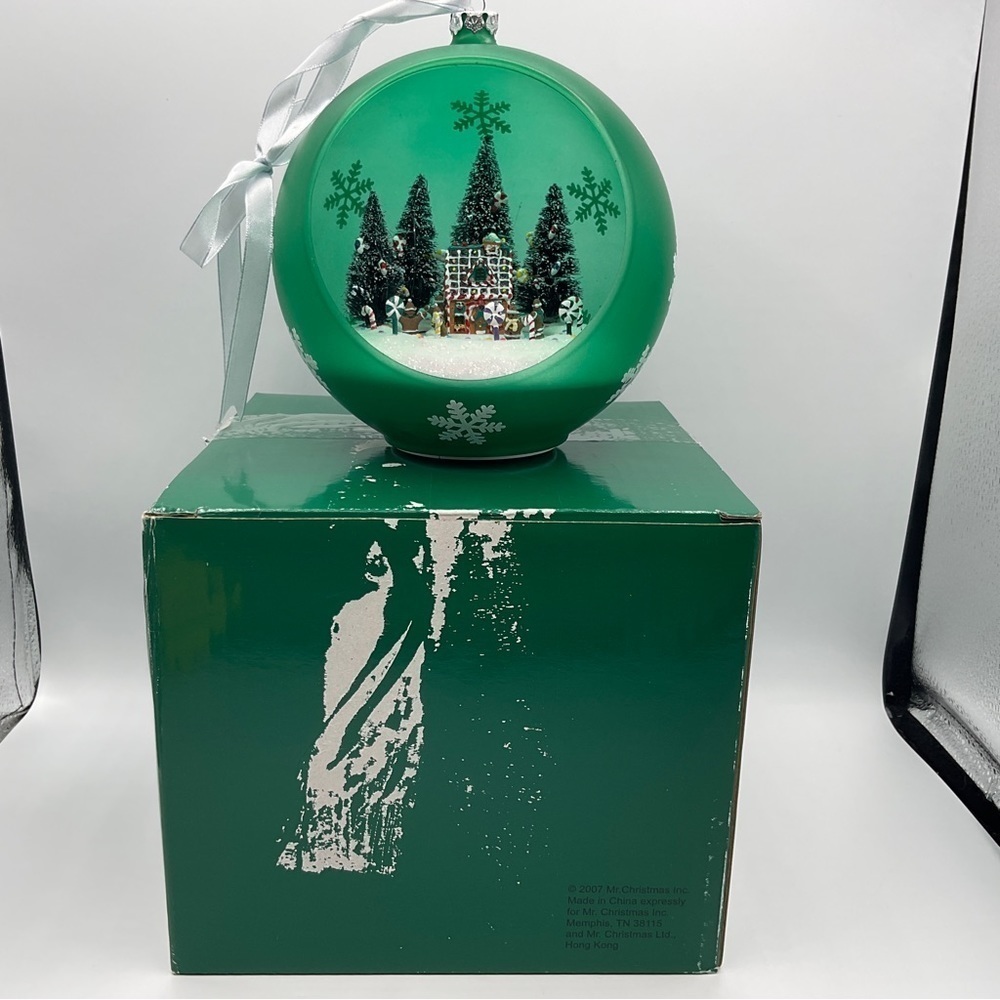 Mr. Christmas Large Ornament Animated Lighted Musical Original Box Hanging Green - Picture 10 of 16